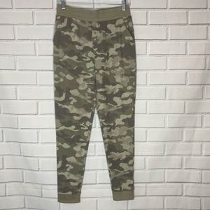 Koolaburra by UGG camo print Pajama pant joggers size small